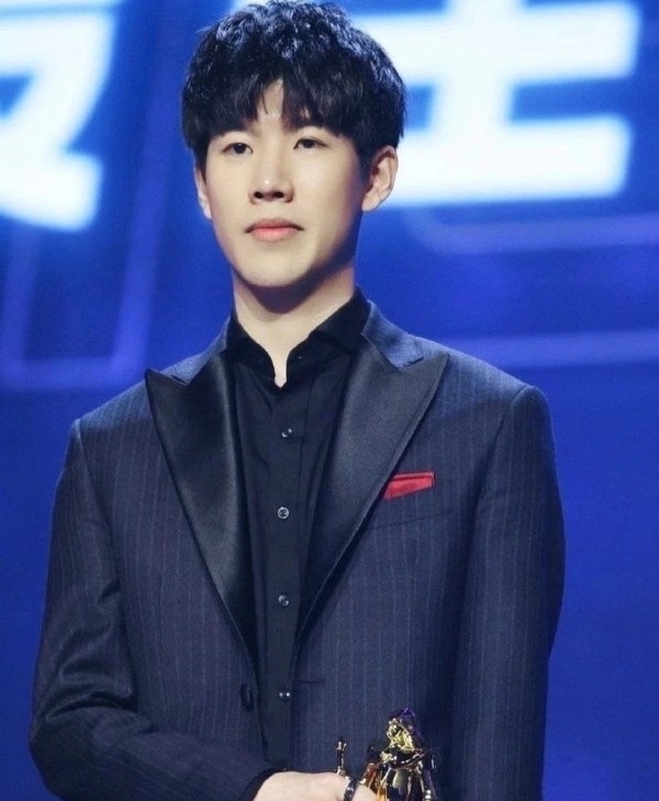 WE官方：前 DRX 和 Kwangdong Freecs 的下路选手 Taeyoon 加入了团队