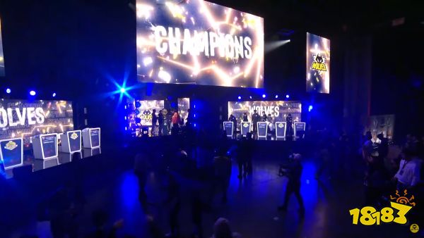 十三水里的“三顺子”特权：解析特殊牌型在免摆状态下的保底收益。（十三水“三顺子”特权解析：免摆规则下的保底收益）