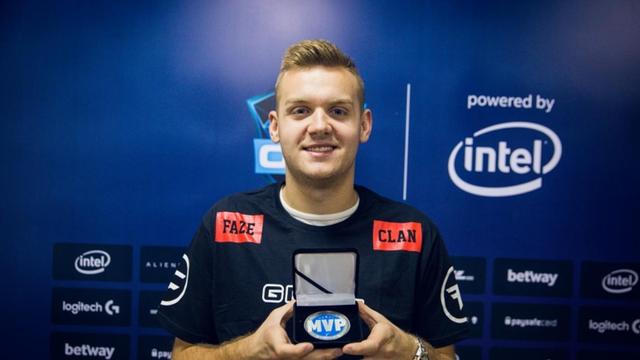 Godv拧绳：我觉得你们都打得挺好，你们可以做到，相信就能打好